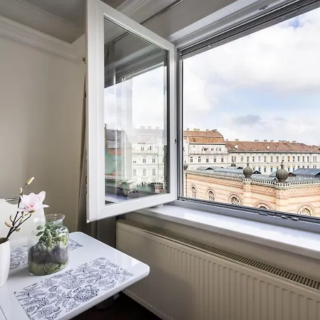 Breathless Panorama Synagogue Elegant Attic Free Parking Reservation Needed * Будапешт